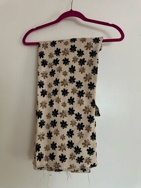 Floral Print pants in Beige, Black, Taupe